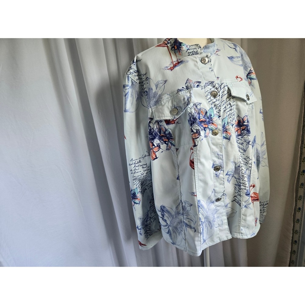 Chicos Bon Voyage Sateen Jacket Light Blue Flamingo Floral Script Print Size 4 - Picture 4 of 13